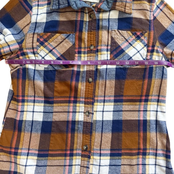 Legendary Whitetails Stockyards Plaid Flannel Shirt Lot Womens Medium Western - Picture 4 of 15